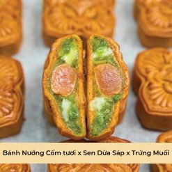 Bánh Trung Thu Nướng Cốm Tươi Sen Dừa Sáp Trứng Muối